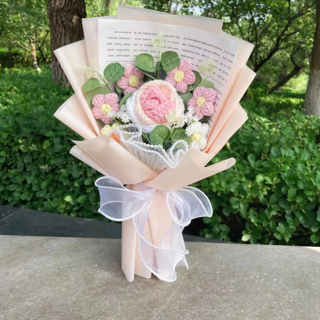 Solo Bloom – Handmade Knitted Flower Bouquet